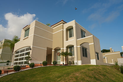CASA CON PISCINA + $50,000
