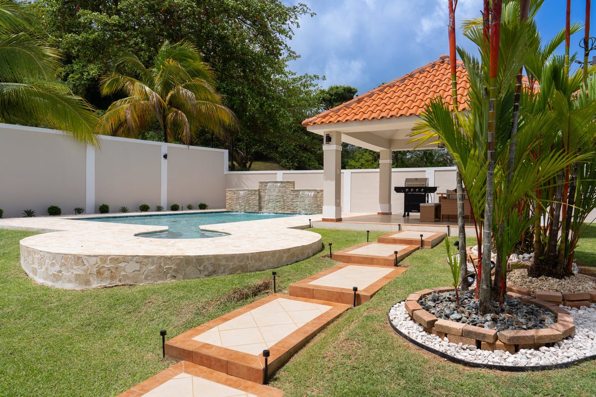 CASA CON PISCINA + $50,000