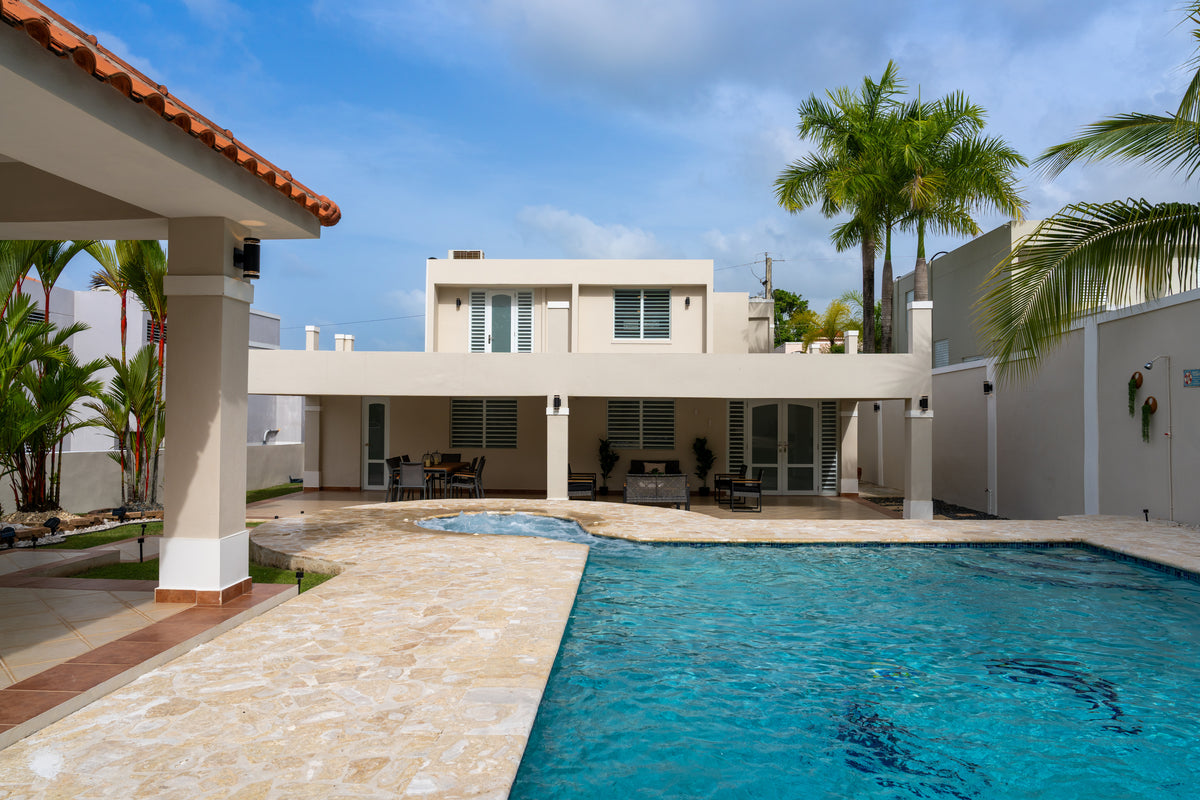 CASA CON PISCINA + $50,000