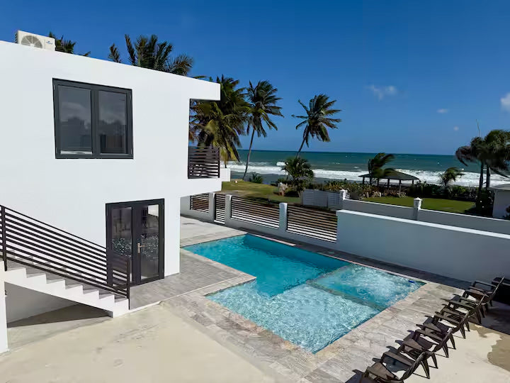 Espacios exteriores de Seafront Beach House 2